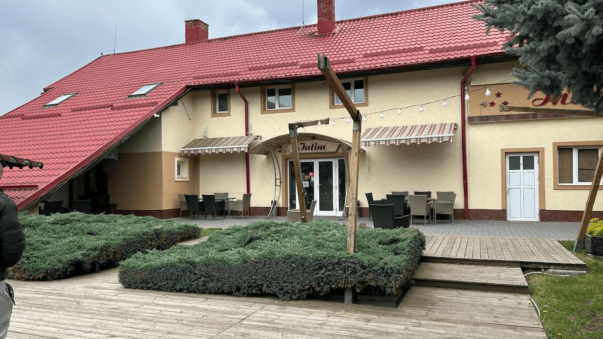 Hotel Intim Rădăuţi Buitenkant foto