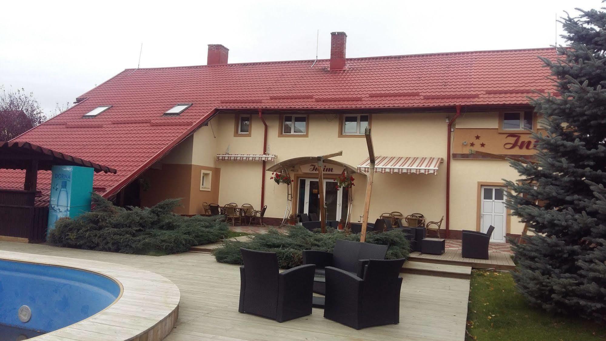 Hotel Intim Rădăuţi Buitenkant foto