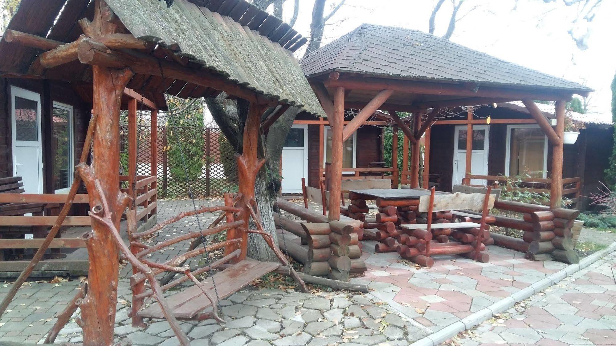 Hotel Intim Rădăuţi Buitenkant foto